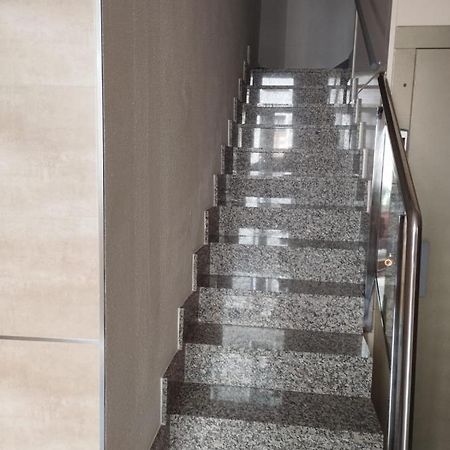 Piso Js Apartment โอว์เรนเซ ภายนอก รูปภาพ